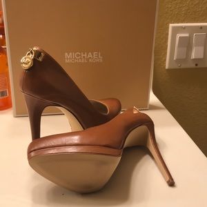 Hamilton high heeled shoes MICHAEL KORS